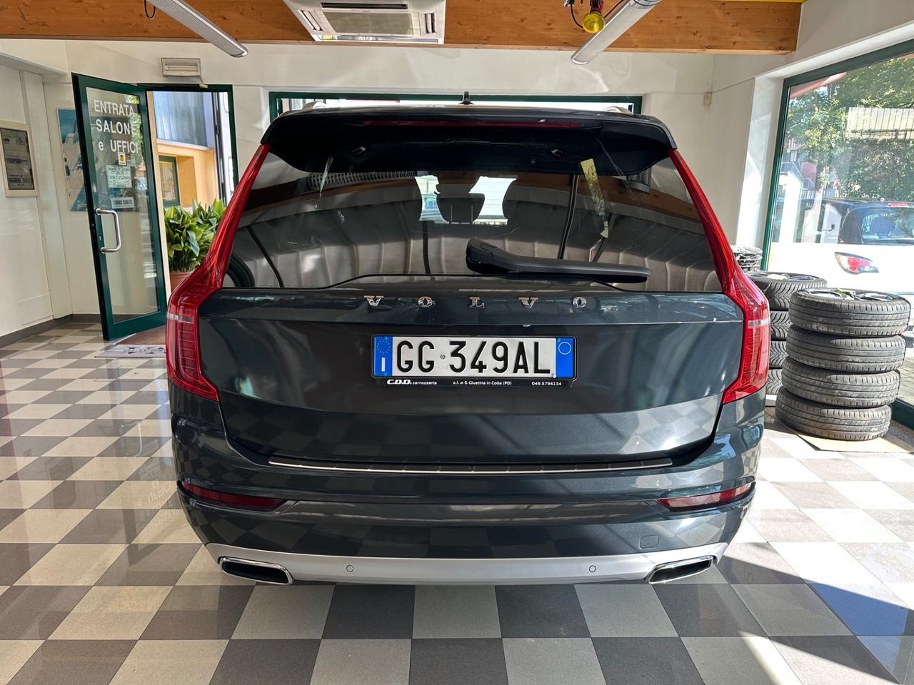 Volvo XC 90 XC90 B5 (d) AWD Geartronic 7 posti Mom