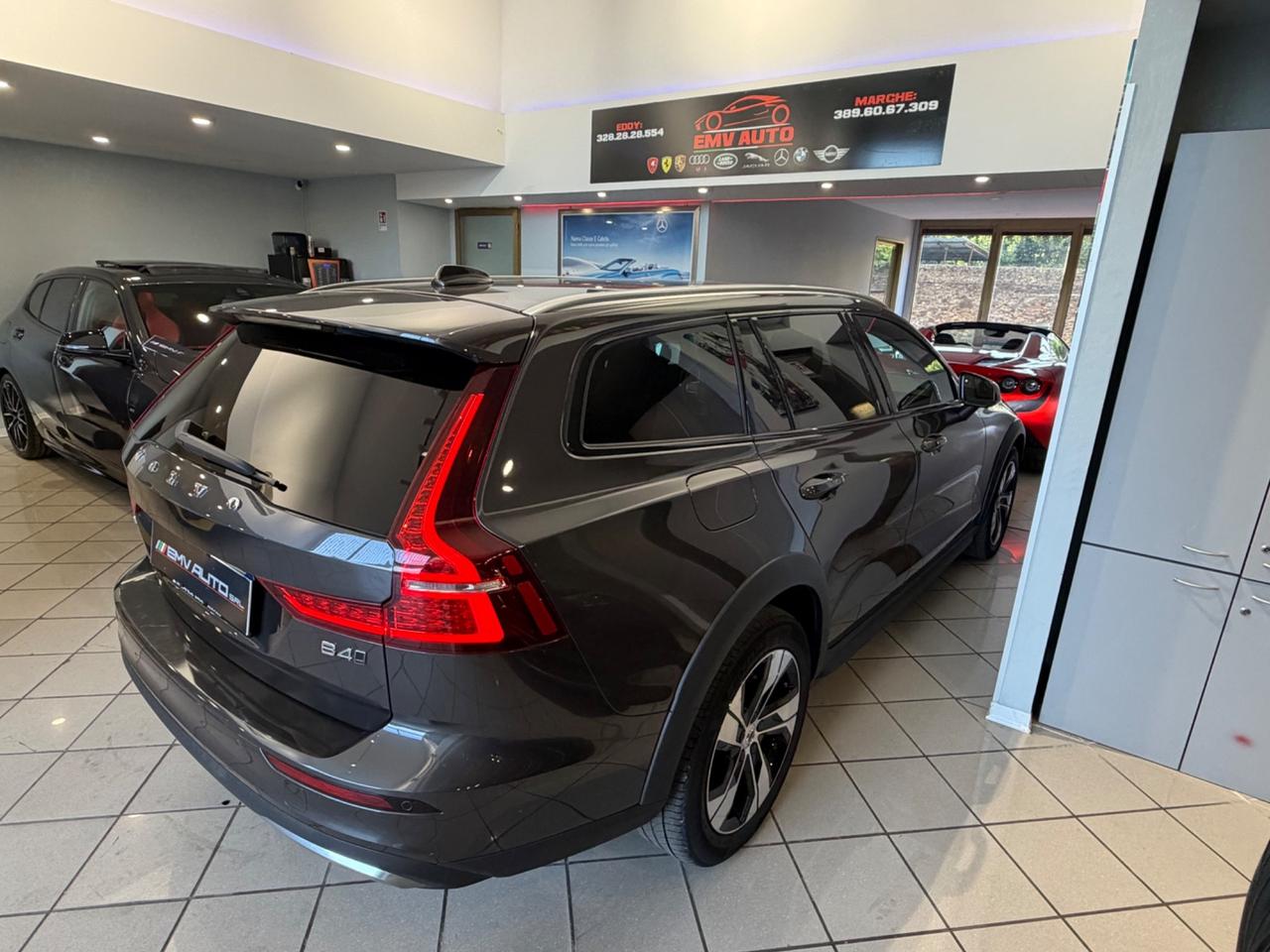 Volvo V60 Cross Country B4 (d) AWD automatico Ultimate
