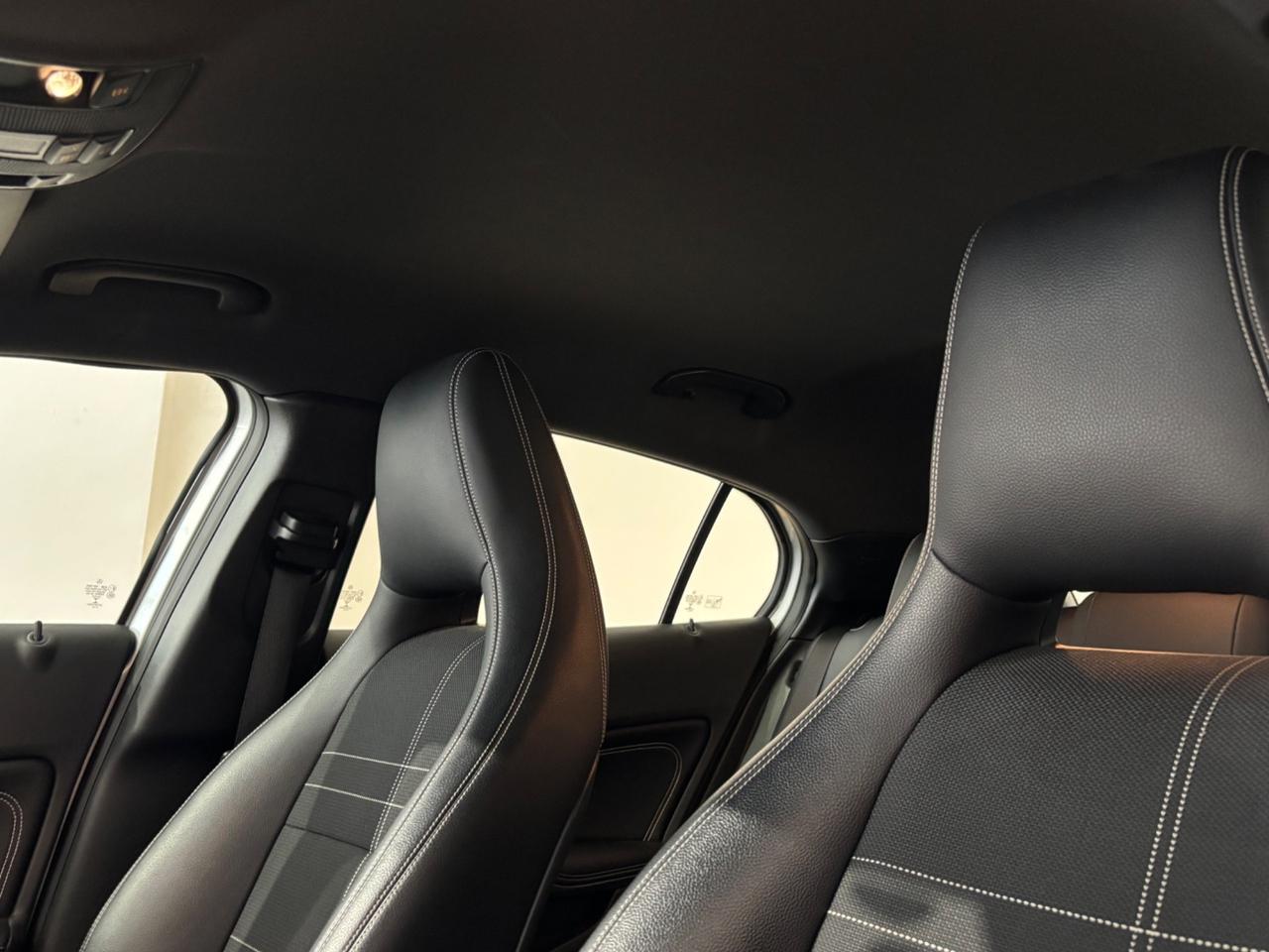 Mercedes-benz GLA 200d Premium