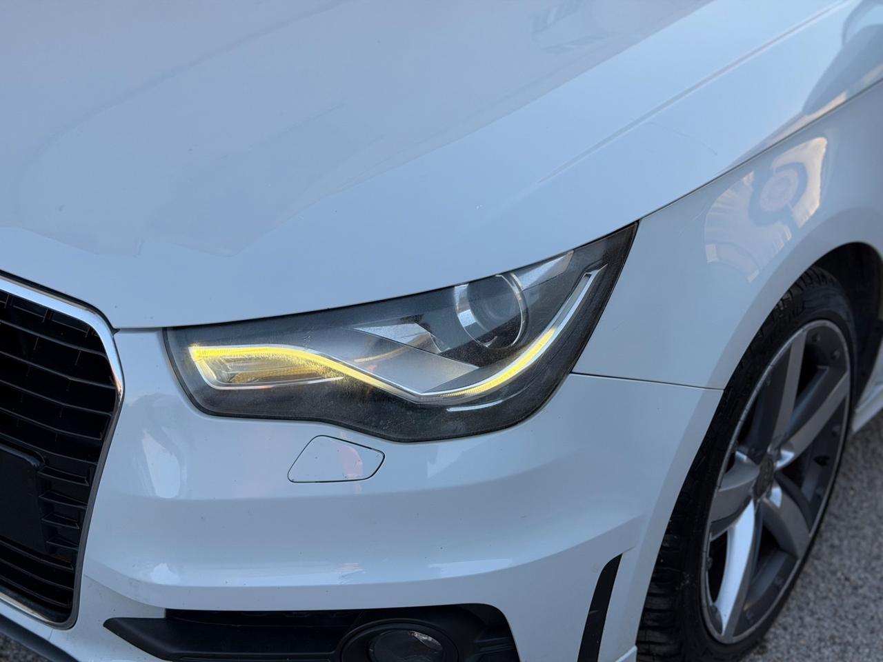 Audi a1 1.6 105cv sportback S-LINE