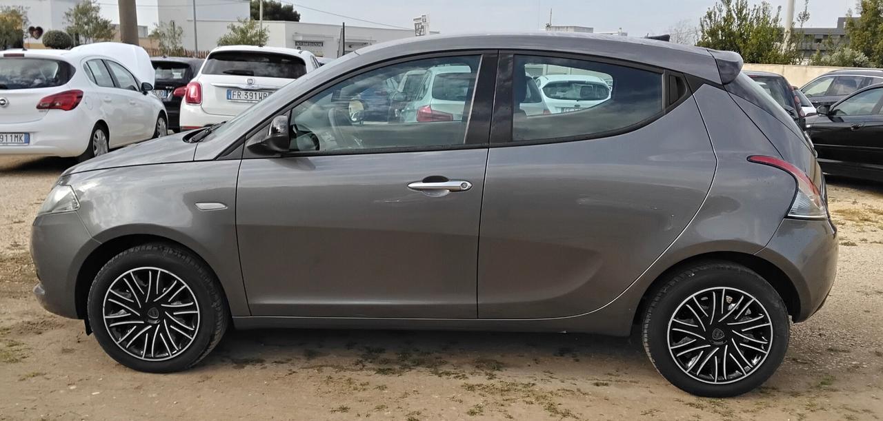 Lancia Ypsilon 1.0 FireFly 5 porte S&S Hybrid UnYca