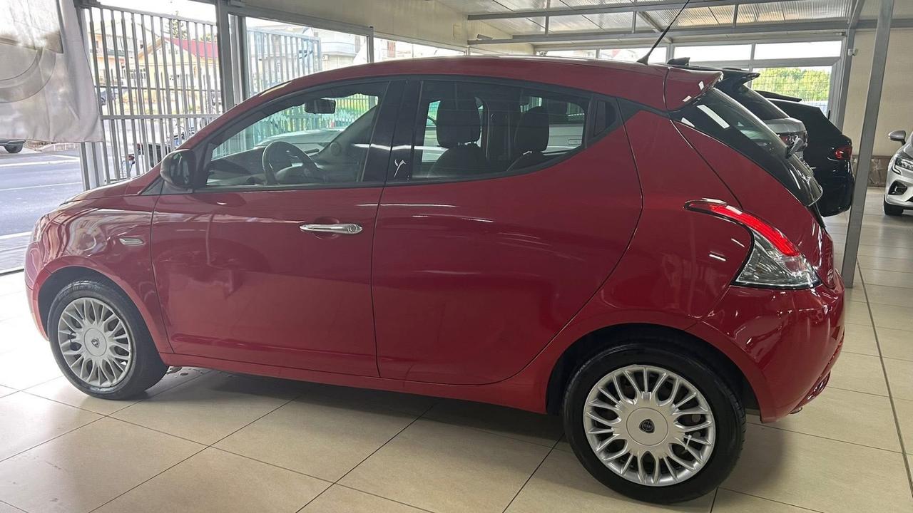 Lancia Ypsilon 1.3 MJT 16V 95 CV 5 porte S&S Silver