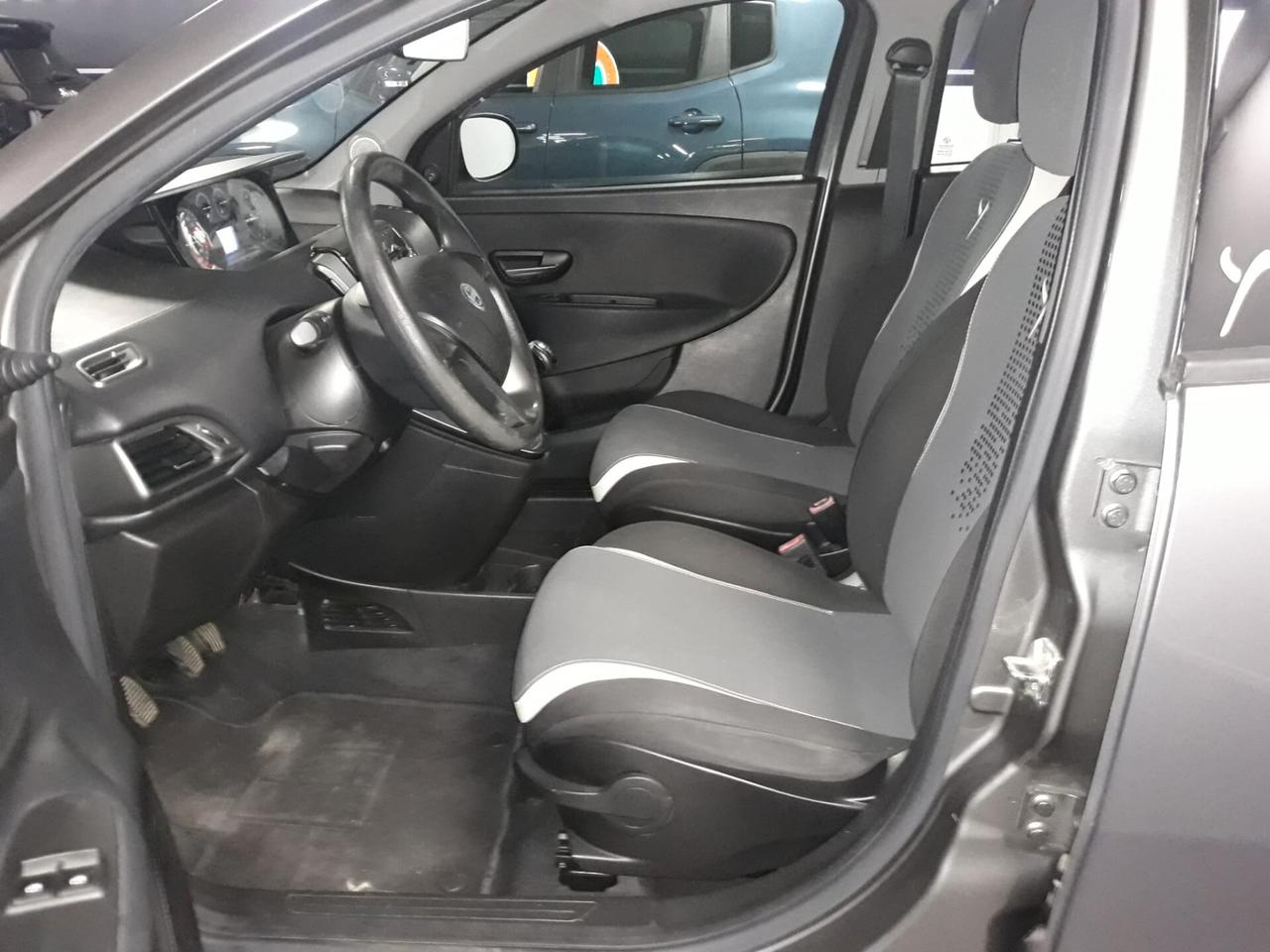 Lancia Ypsilon 1.2 69 CV 5 porte GPL Ecochic Gold