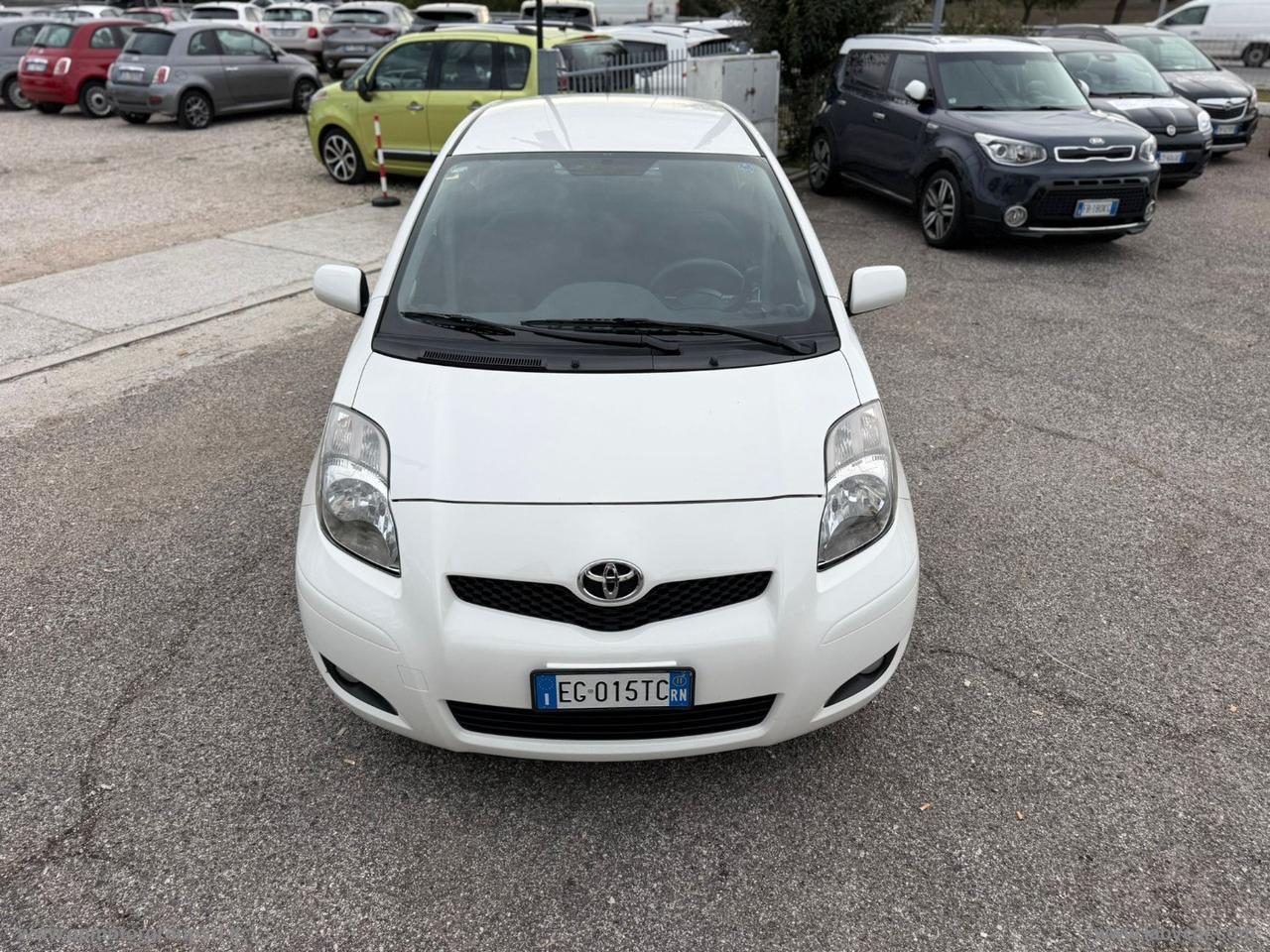 TOYOTA Yaris 1.0 5p. Sol GPL