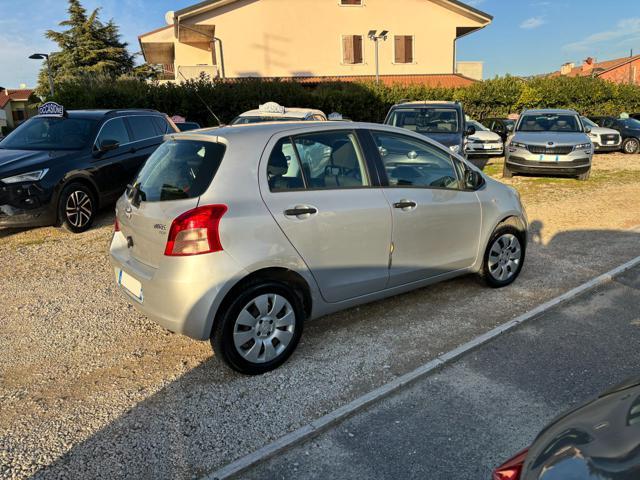 TOYOTA Yaris 1.0 5 porte NEOPATENTATI