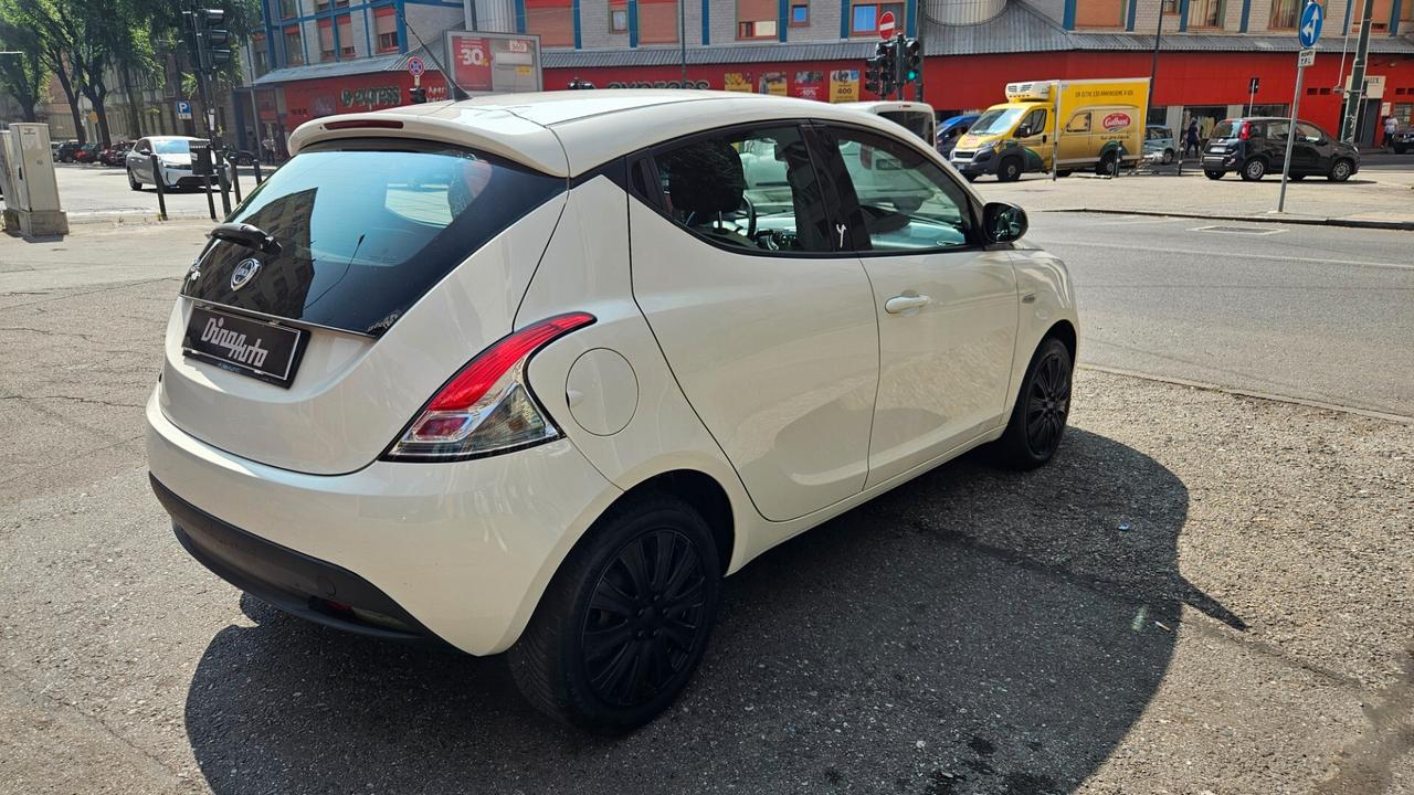 Lancia Ypsilon 1.2 69 CV 5 porte Elefantino