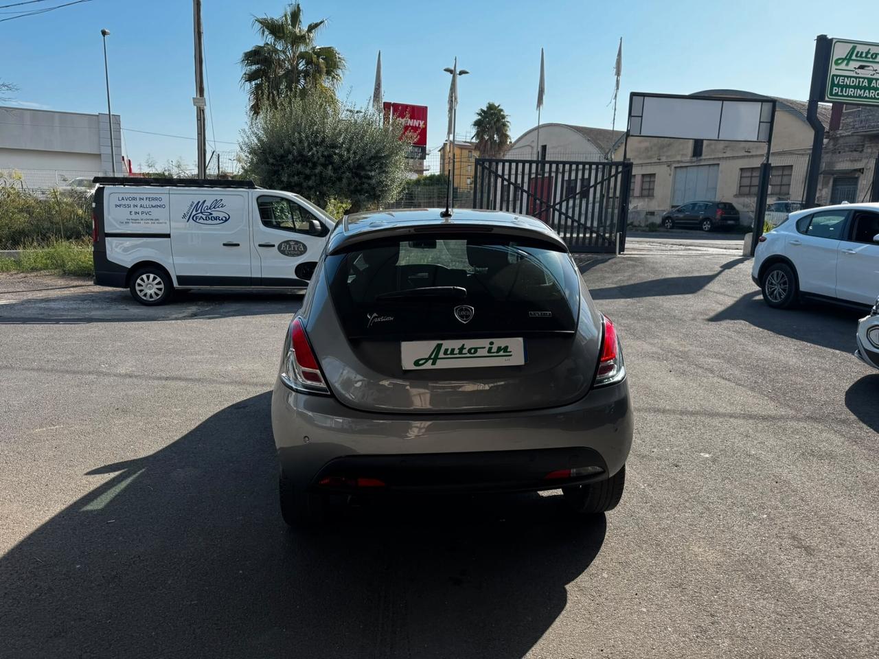 Lancia Ypsilon 1.0 FireFly 5 porte S&S Hybrid Gold