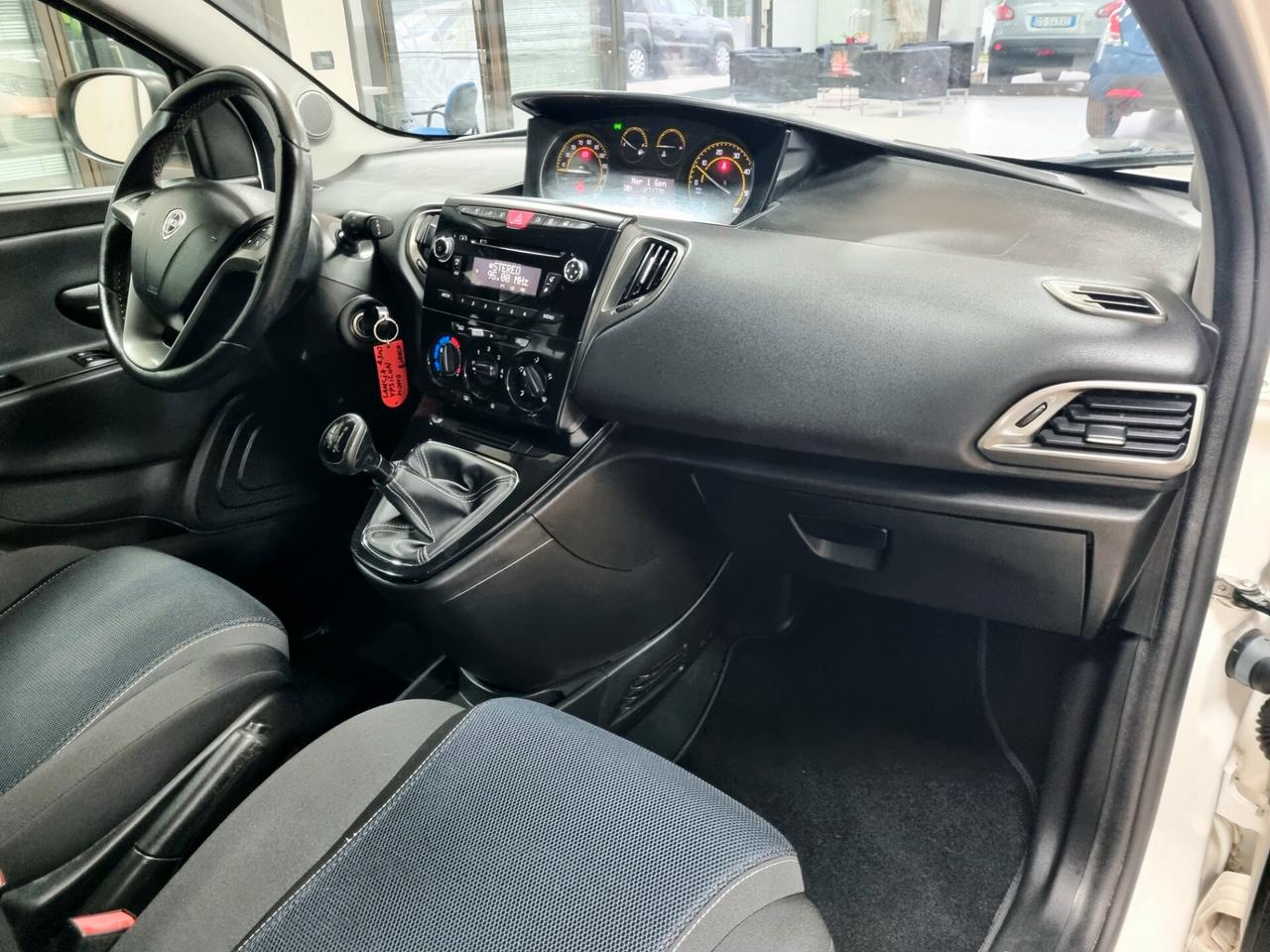 LANCIA YPSILON 1.3 MJT 16V 95 CV 5p. MOMO DESING