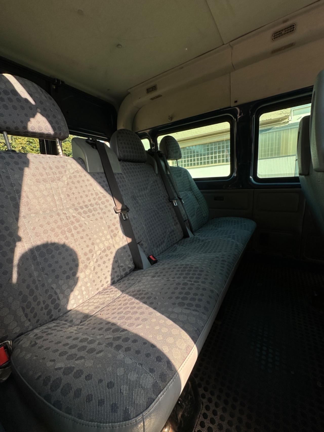 Ford Transit 9 posti