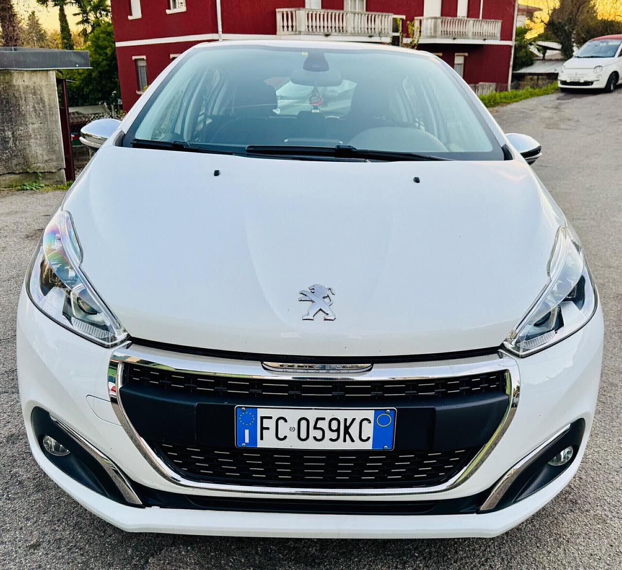 Peugeot 208 PureTech 82 5 porte Allure Ok Neopatentati