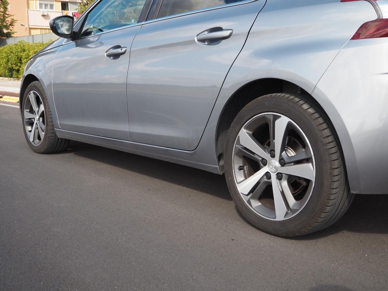 Peugeot 308 BlueHDi 120 S&S Allure