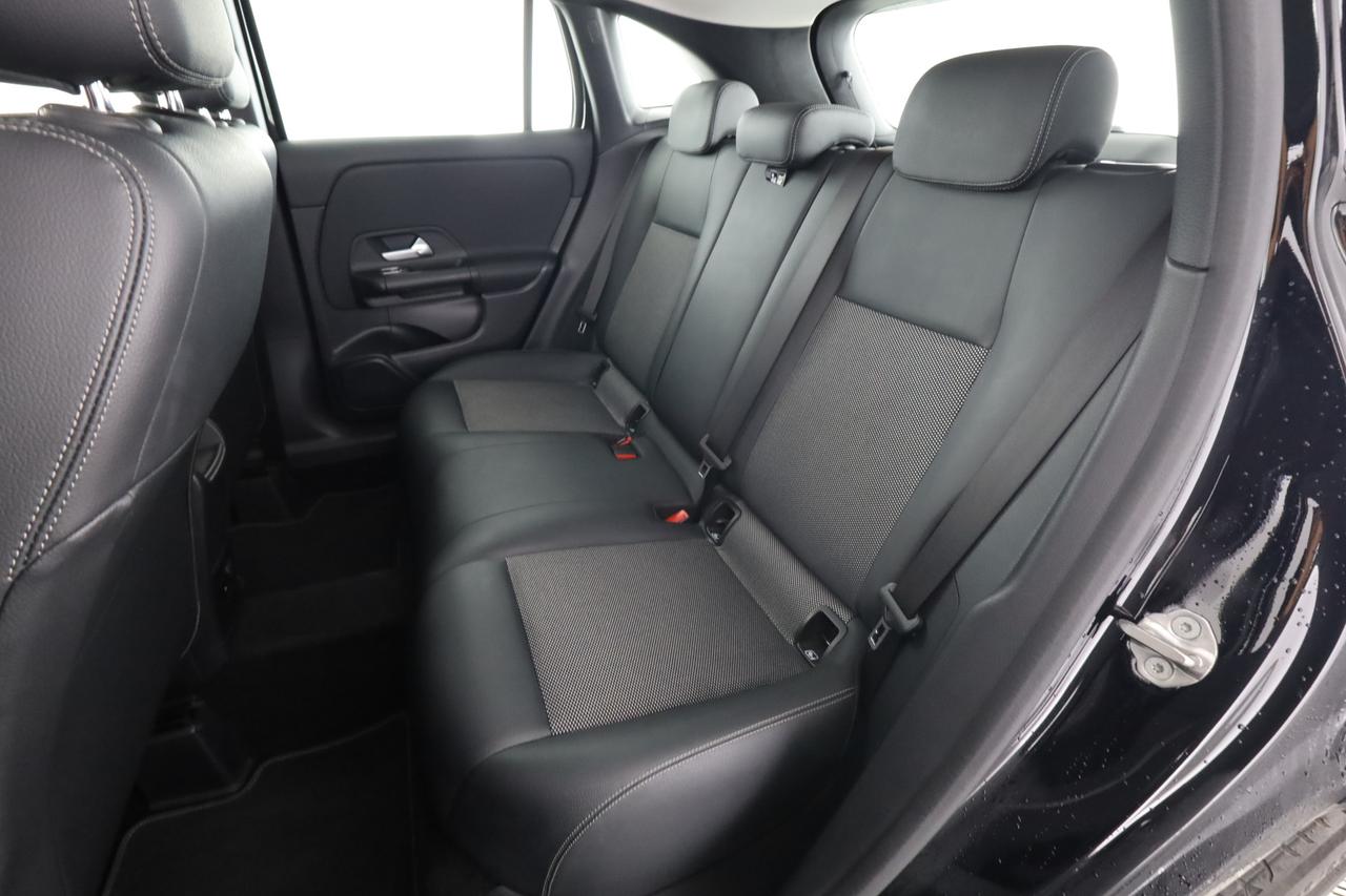 MERCEDES Classe GLA (H247) GLA 180 d Automatic Business