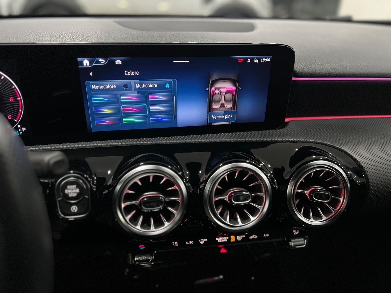 Mercedes Benz A200d Aut. AMG Line Premium 150 cv