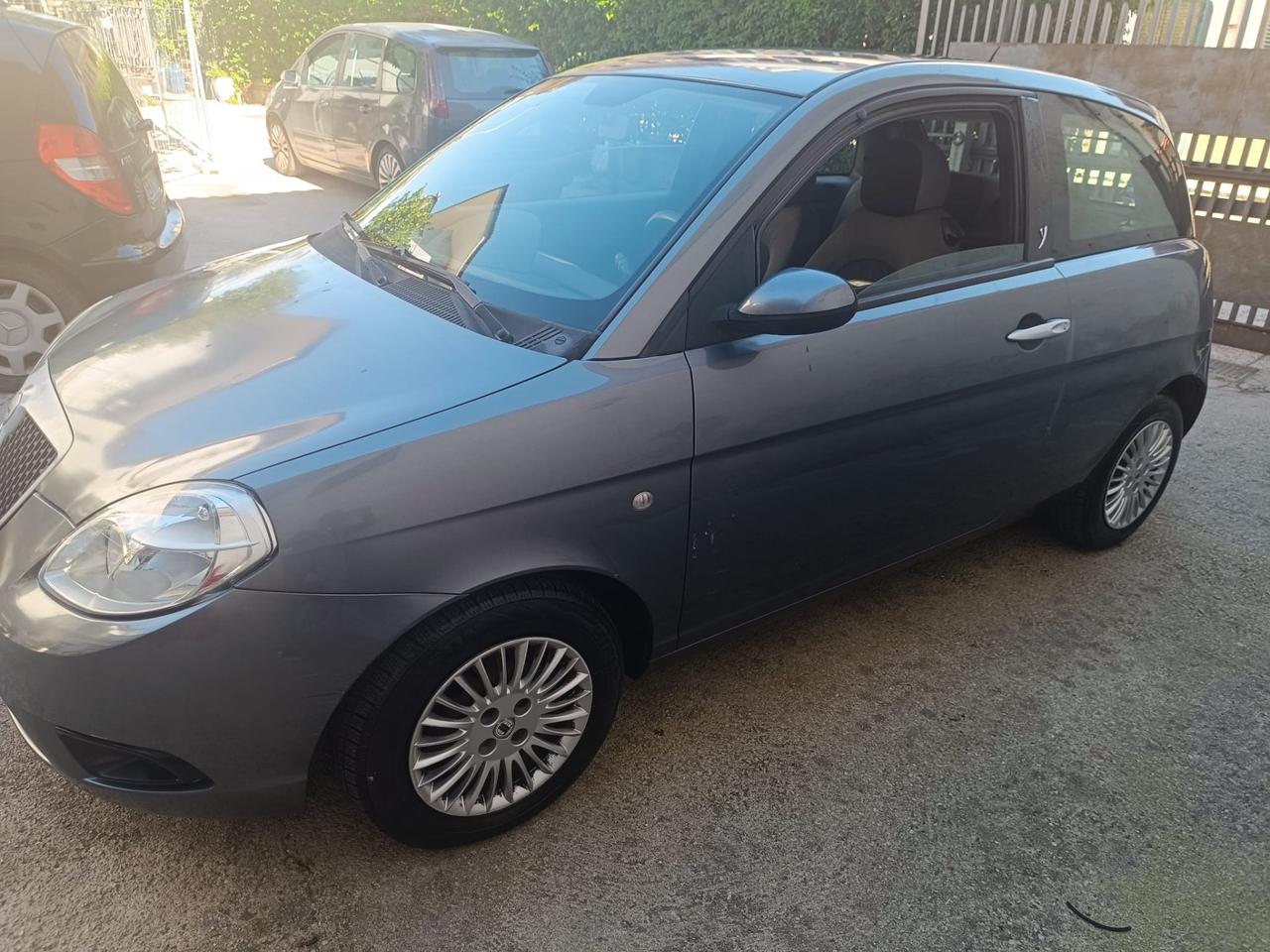 Lancia Ypsilon 1.2 Argento