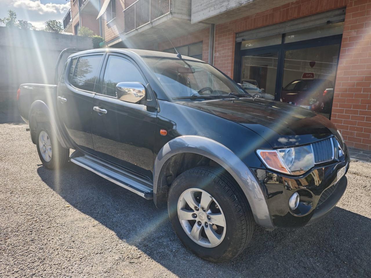 Mitsubishi L200 2.5 DI-D/136CV Double Cab Intense