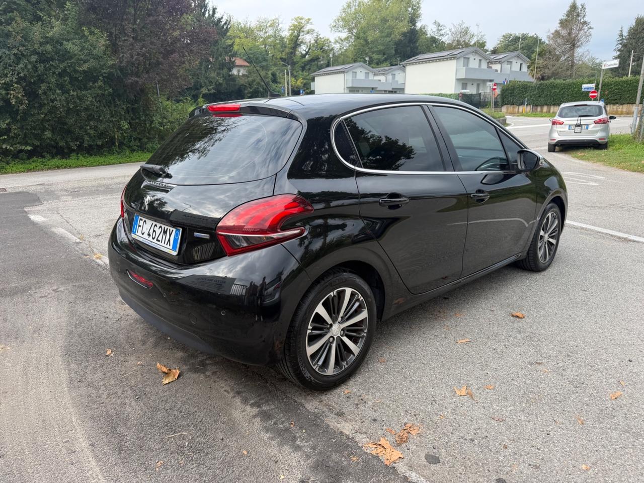 Peugeot 208 PureTech 82 5 porte Allure