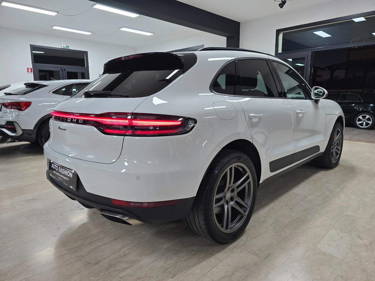 Porsche Macan 2.0 (Tetto panorama)