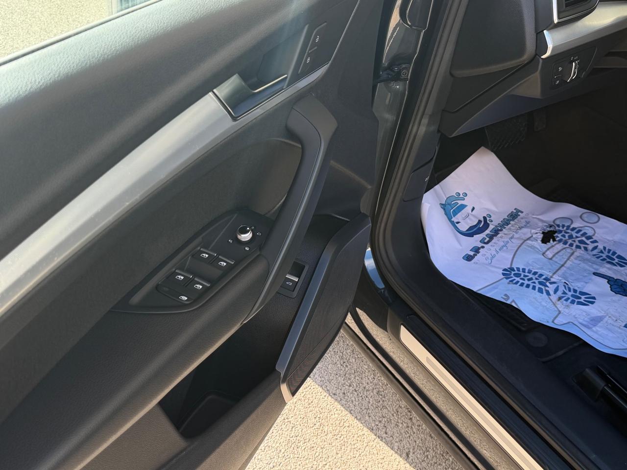 AUDI Q5 35 TDI QUATTRO S TRONIC BUS. SPORT