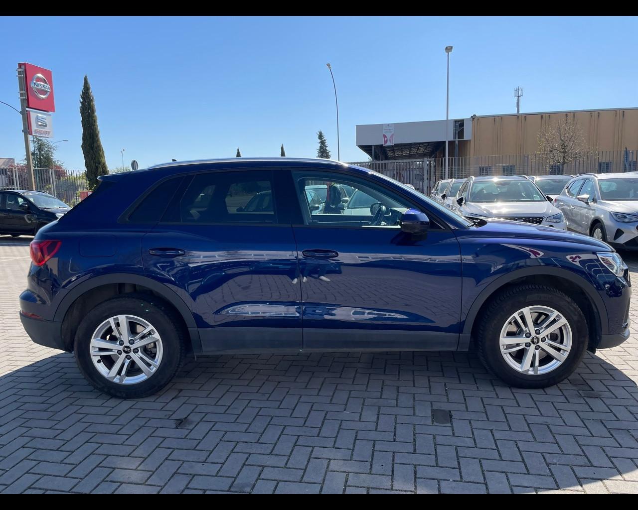 AUDI Q3 45 1.4 tfsi e Business s-tronic