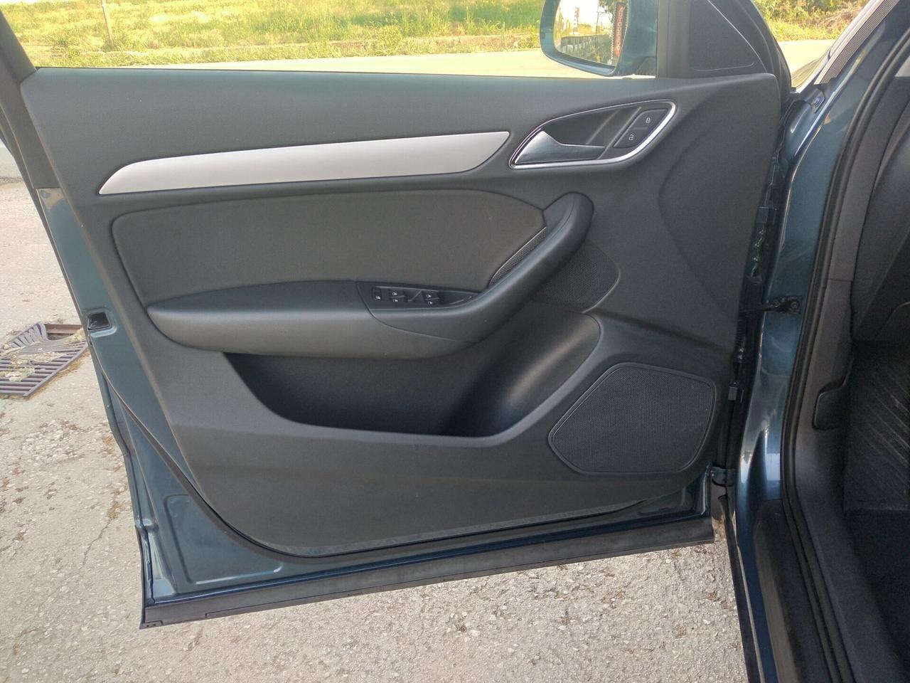 Audi Q3 2.0 TDI 120 CV Sport