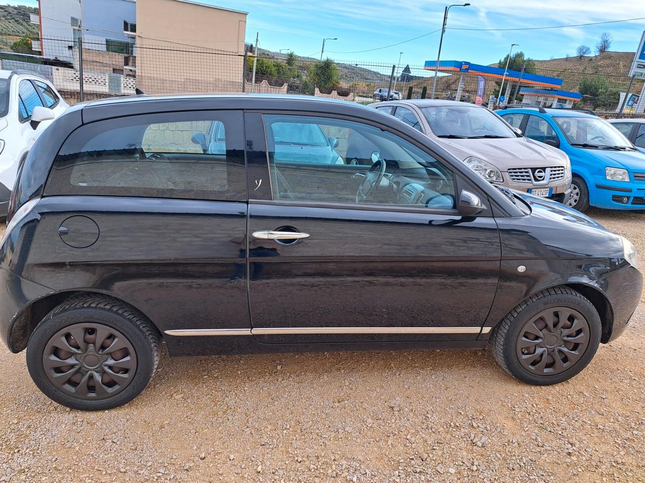 Lancia Ypsilon 1.2 Argento- NEOPATENTATI