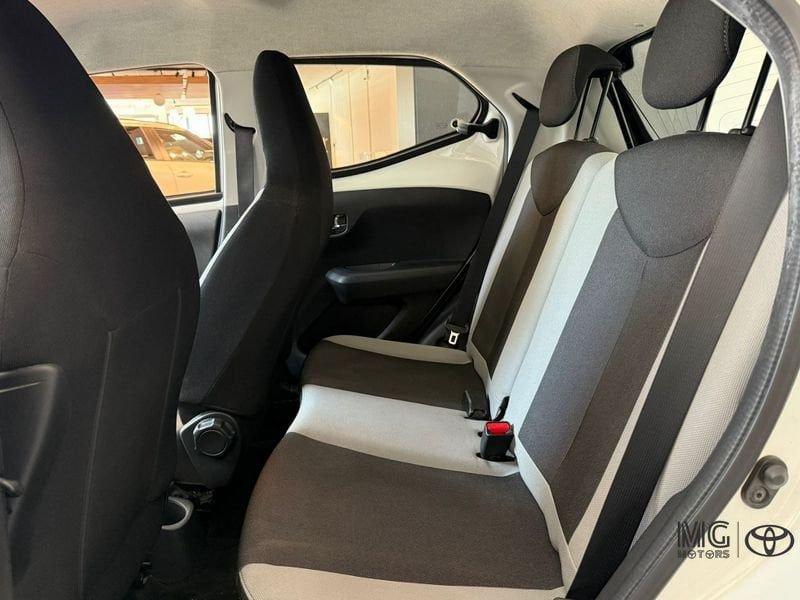 Toyota Aygo Aygo 1.0 VVT-i 69 CV 5 porte x-play MMT
