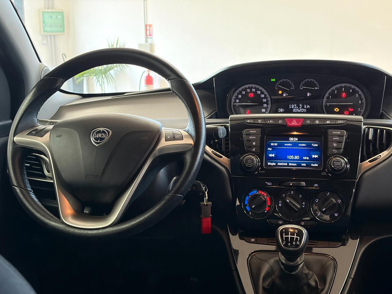 Lancia Ypsilon 1.0 FireFly 5 porte S&S Hybrid Ecochic Silver