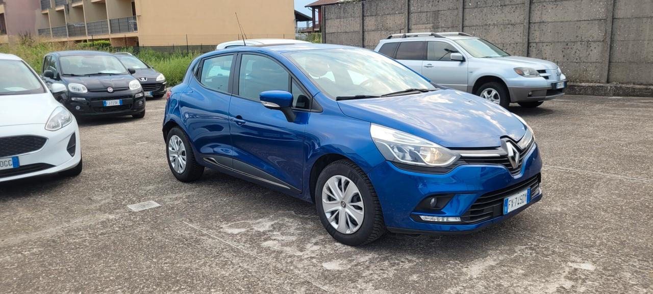 Renault Clio TCe 12V 90 CV 5 porte Moschino Life