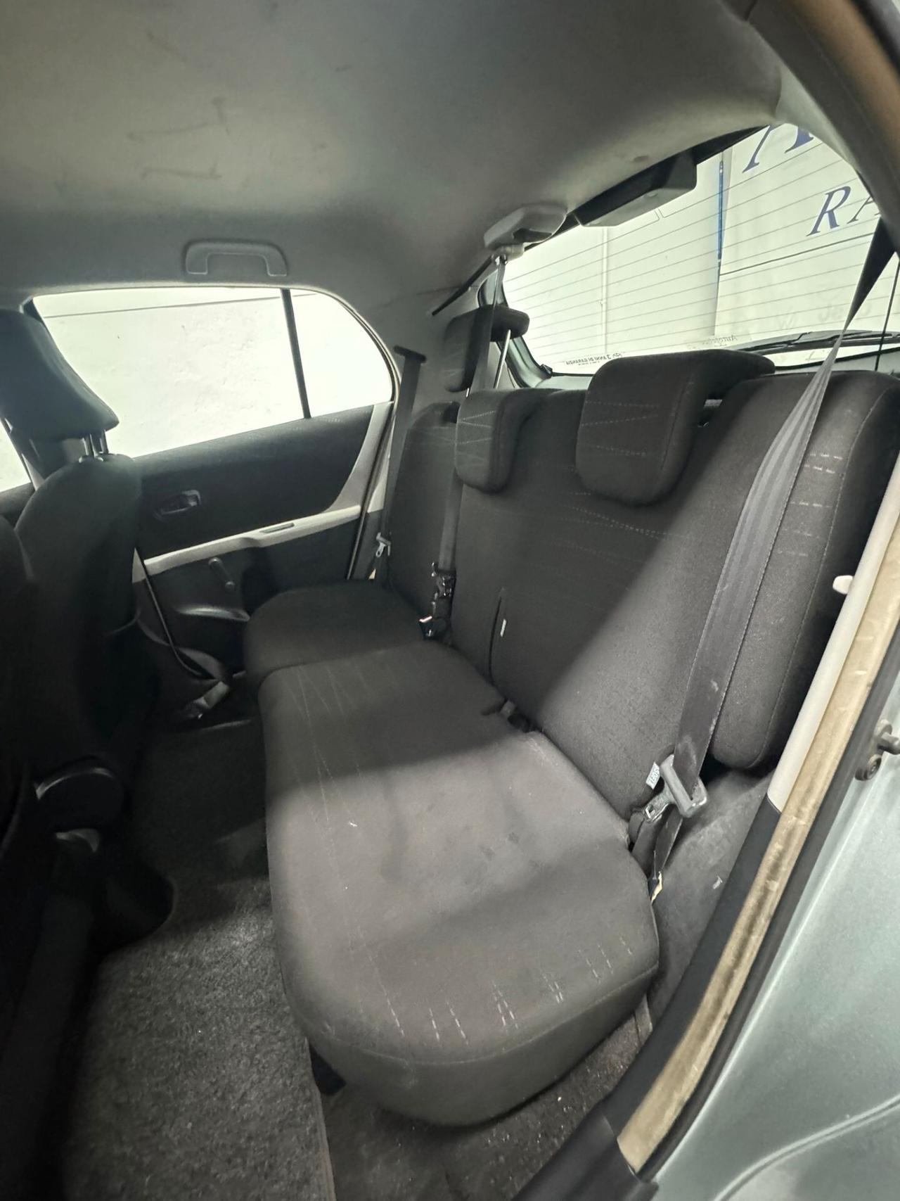 Toyota Yaris 1.0 5 porte Sol