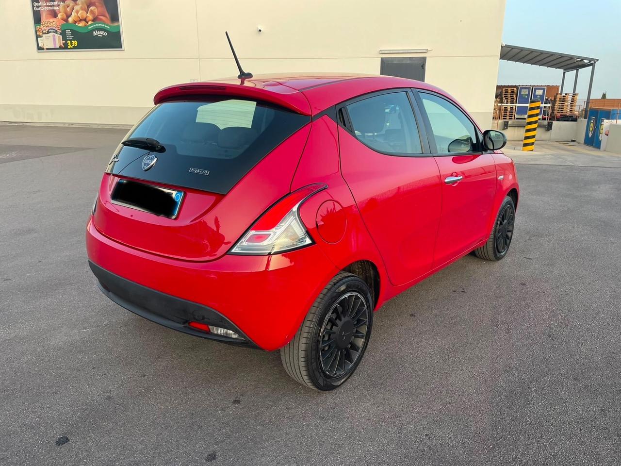 Lancia Ypsilon 1.0 FireFly 5 porte S&S Hybrid Gold