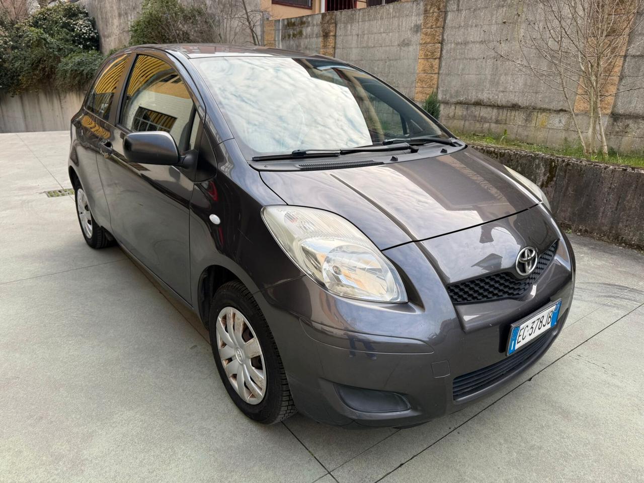Toyota Yaris 1.0 3 porte Sol