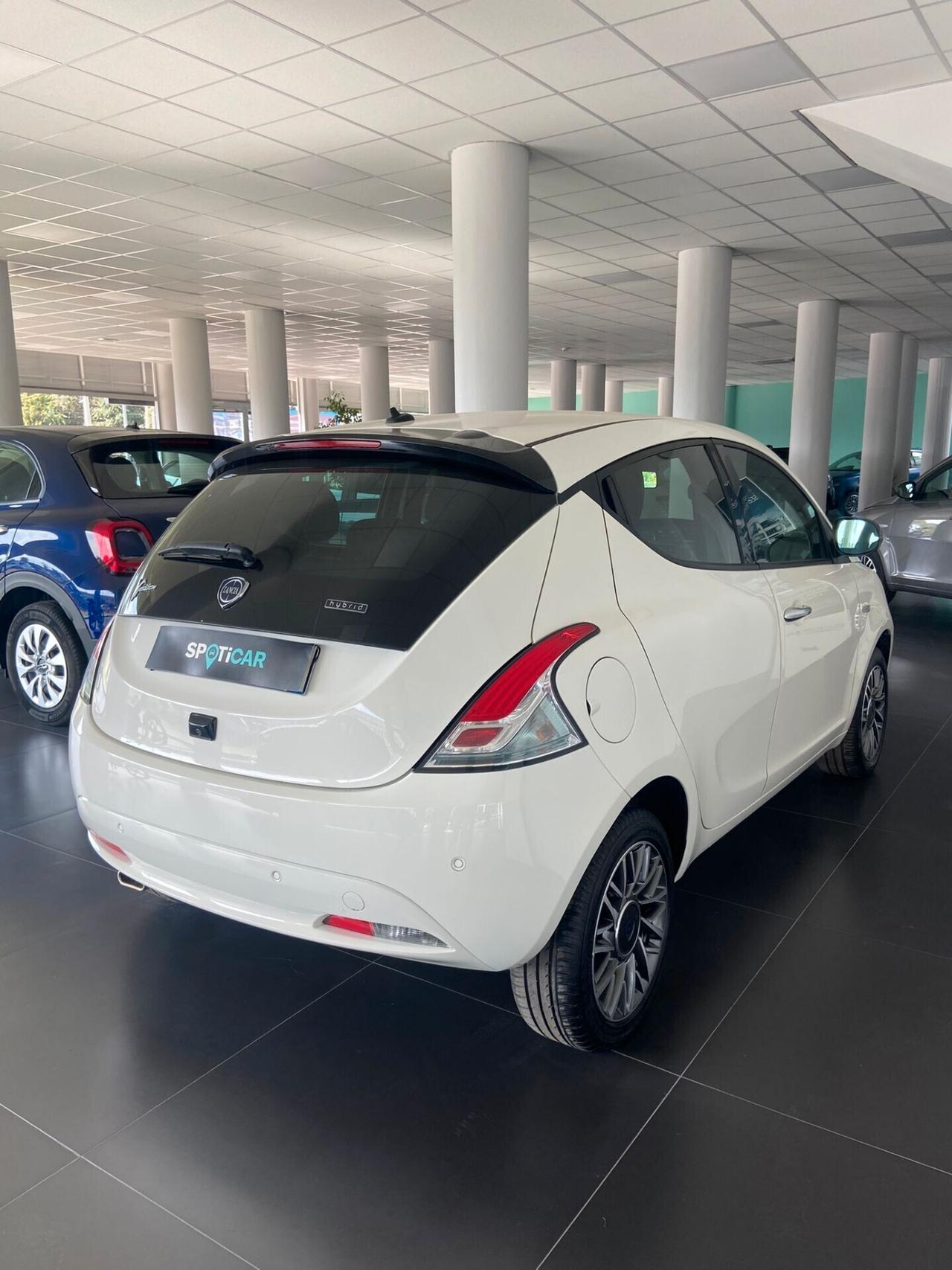 Lancia Ypsilon 1.0 FireFly 5 porte S&S Hybrid Gold Plus