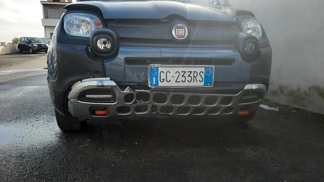 Fiat Panda Cross 1.0 FireFly S&S Hybrid anno 2021 incidentata