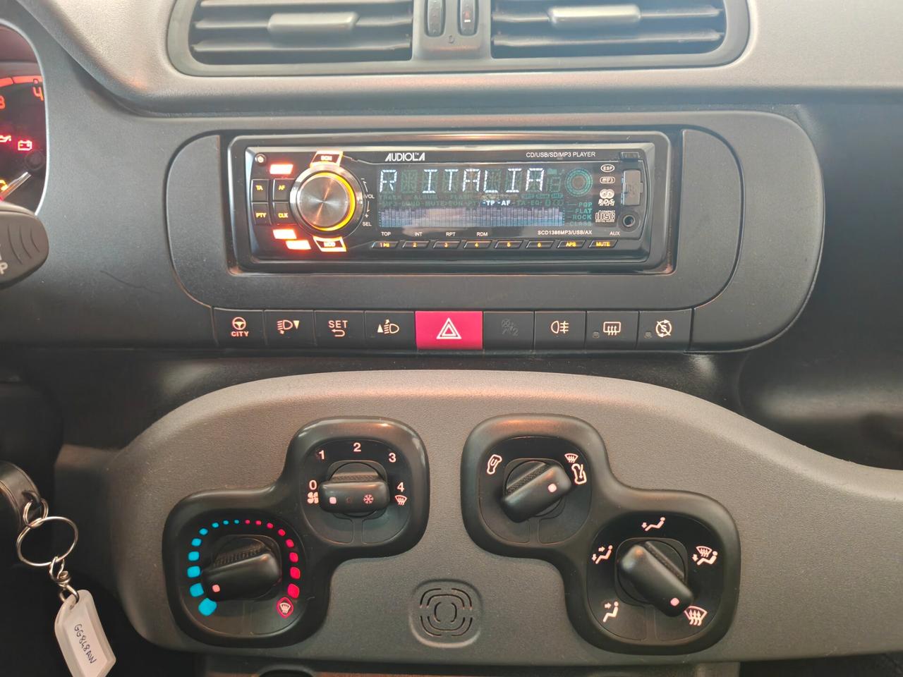 Fiat Panda AUTOCARRO N1 4 posti Van Hybrid City Cross
