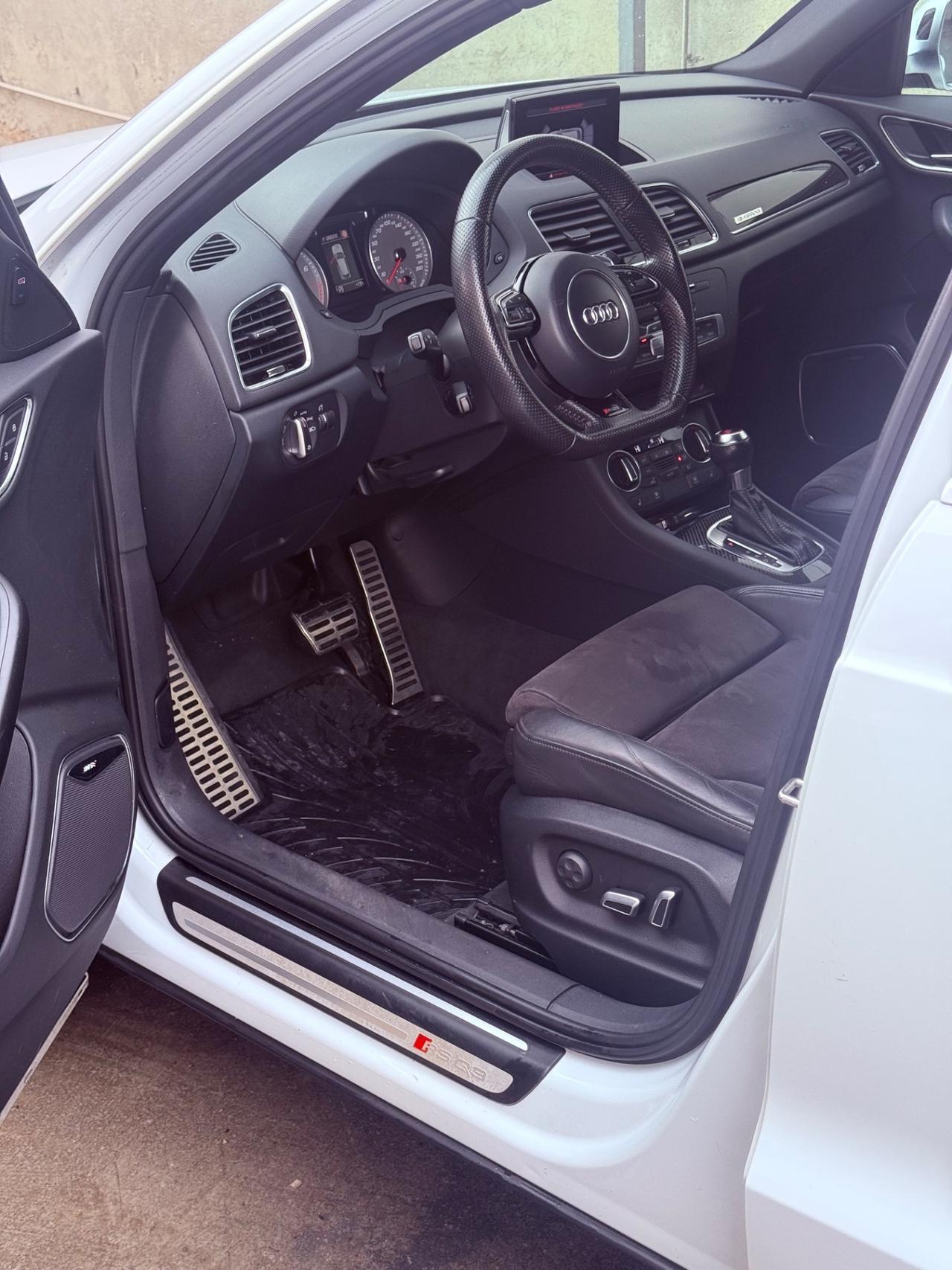 Audi Q3 RS 2.5 TFSI quattro S tronic