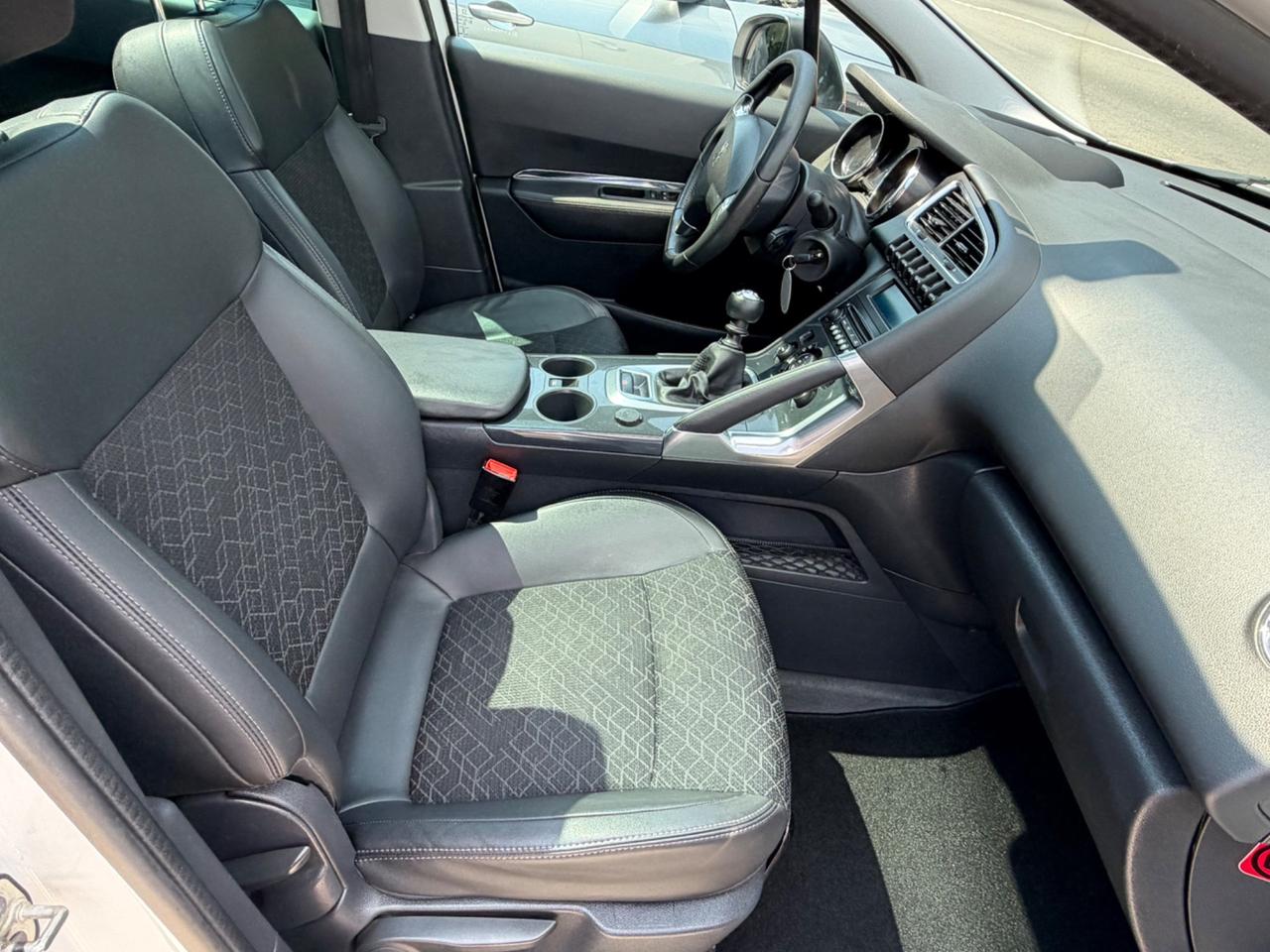 Peugeot 3008 1.6 HDi 115CV Allure