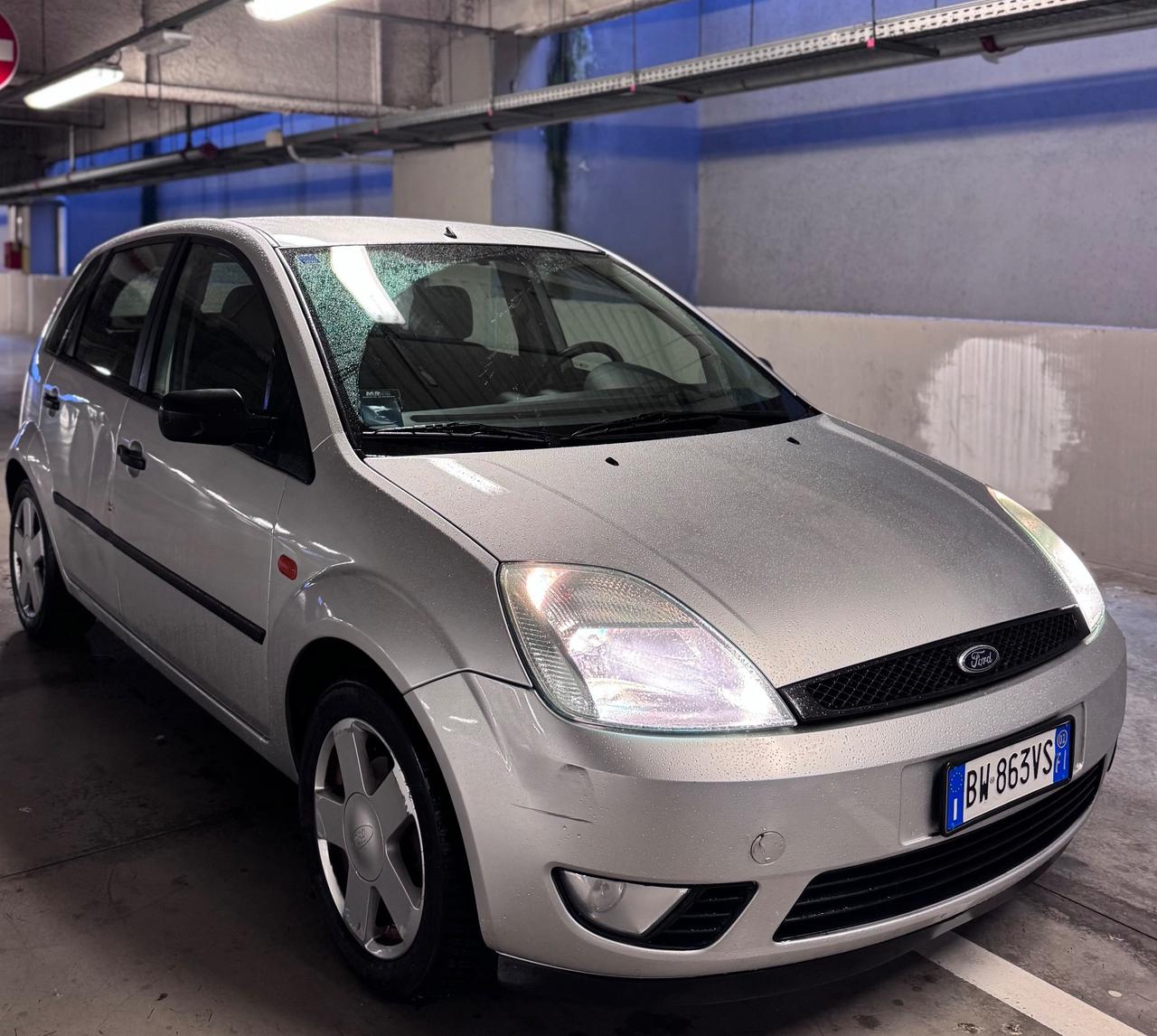 Ford Fiesta 1.4 16V 5p. Ghia