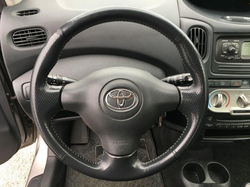 Toyota Yaris Verso 1.3i 16V cat Sol X COMMERCIANTI