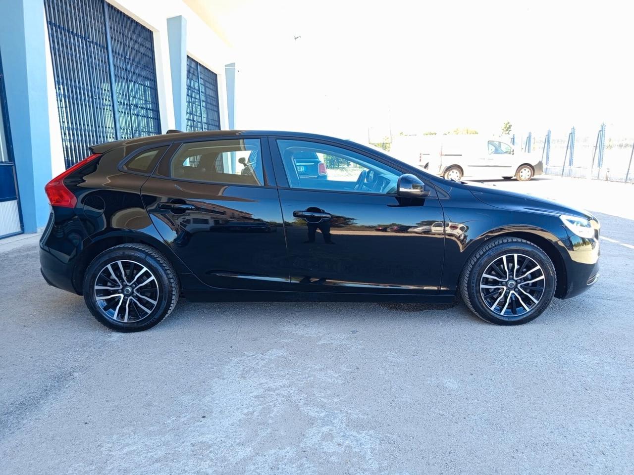 Volvo V40 D2 Business Plus