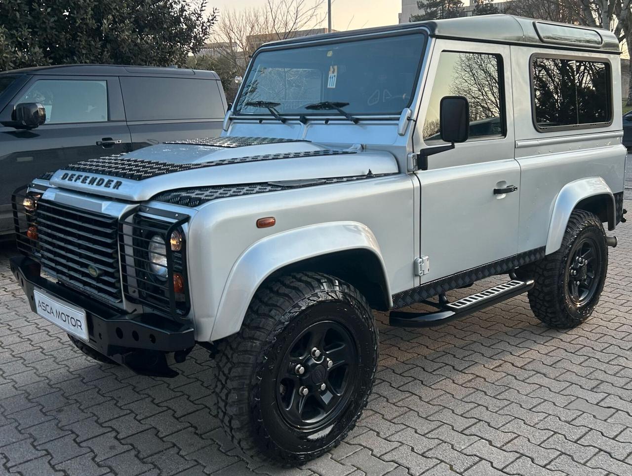 Land Rover Defender 90 2.4 TD4 Station Wagon S