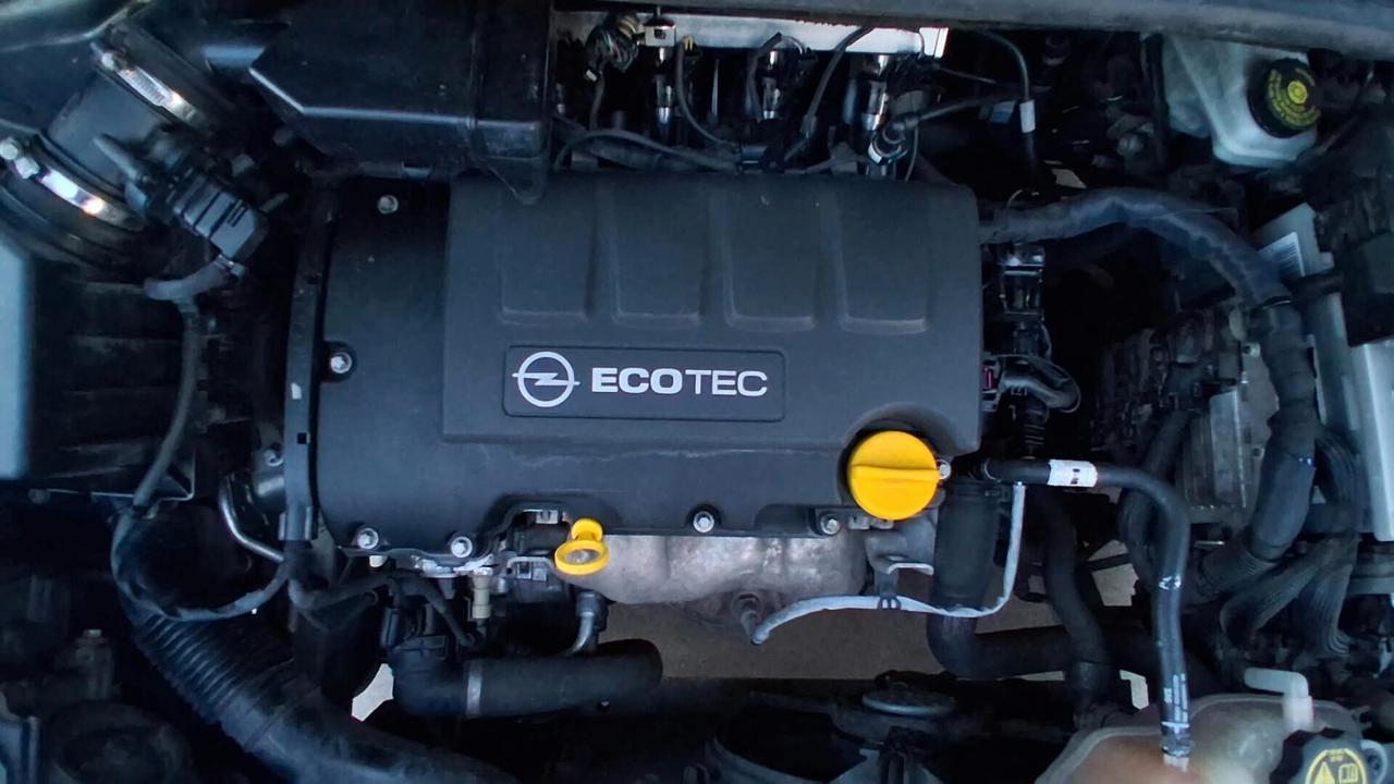 Opel Corsa 1.4 90CV GPL Tech 5 porte Cosmo