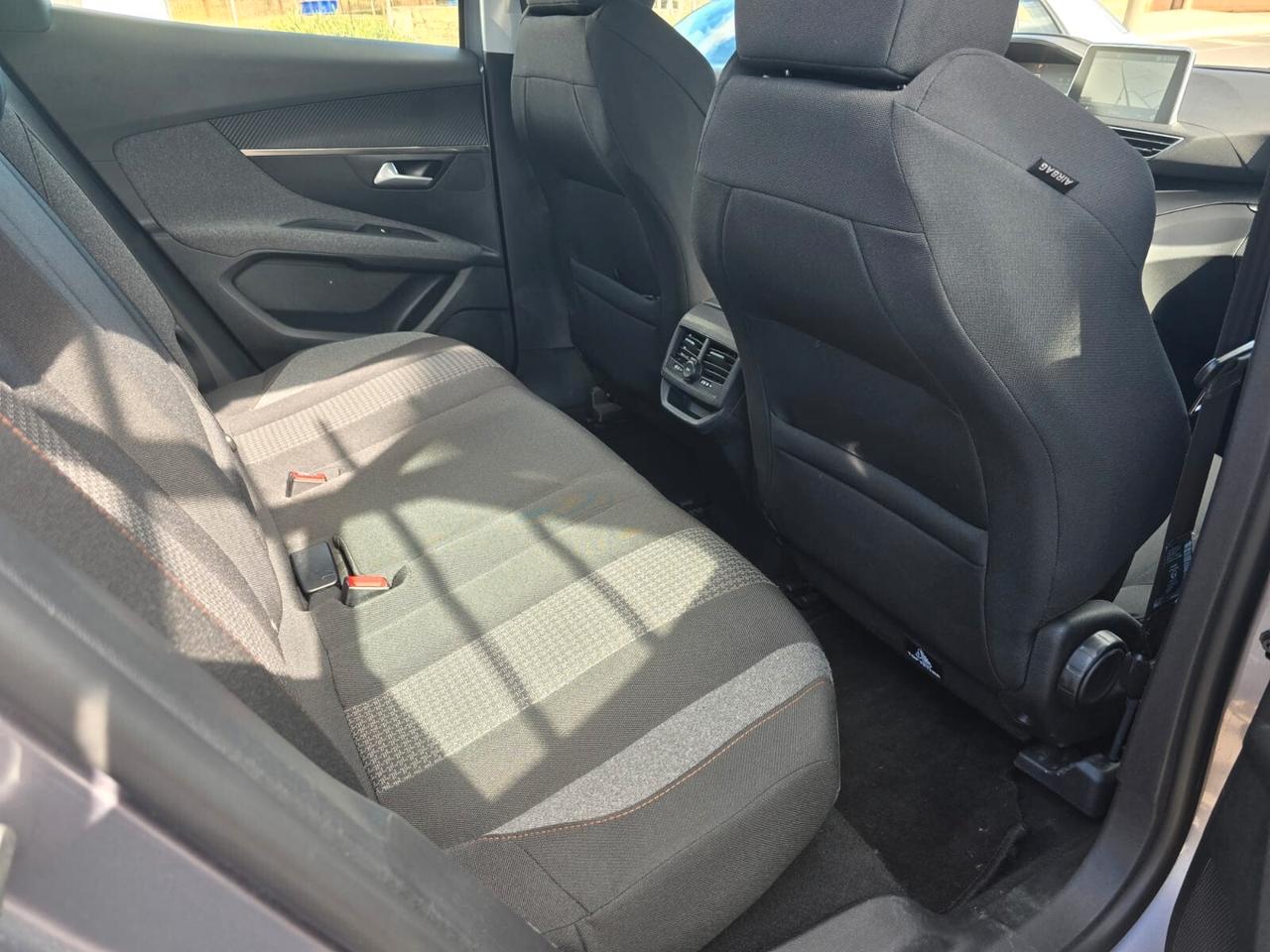 Peugeot 3008 BlueHDi 130 S&S Allure