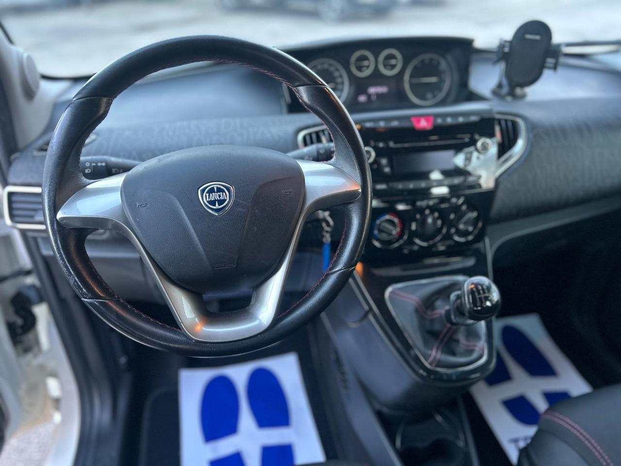 Lancia Ypsilon 1.2 69 CV 5 porte S&S Platinum