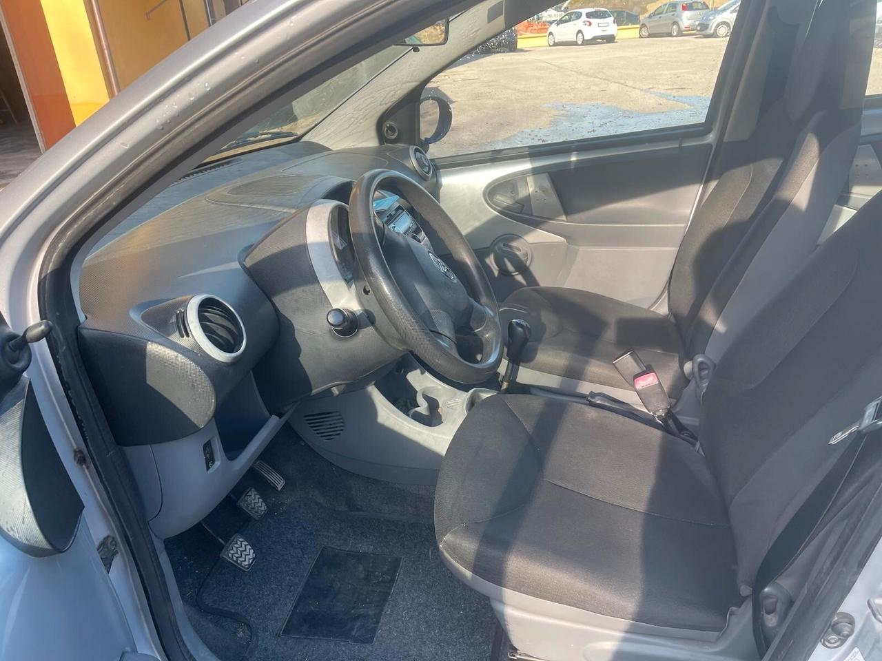 Toyota Aygo 1.0 12V VVT-i 5 porte Sol