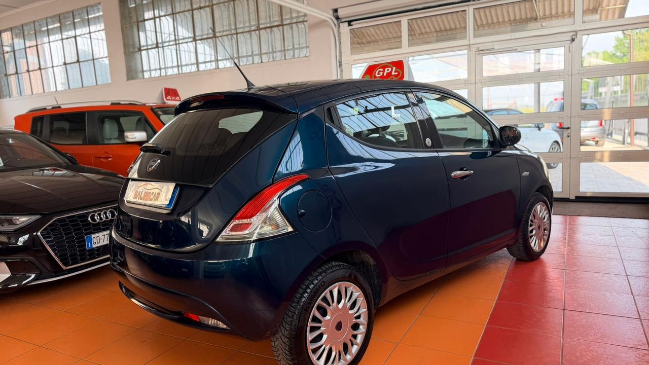 Lancia Ypsilon 1.2 69 CV 5 porte GPL Ecochic Gold