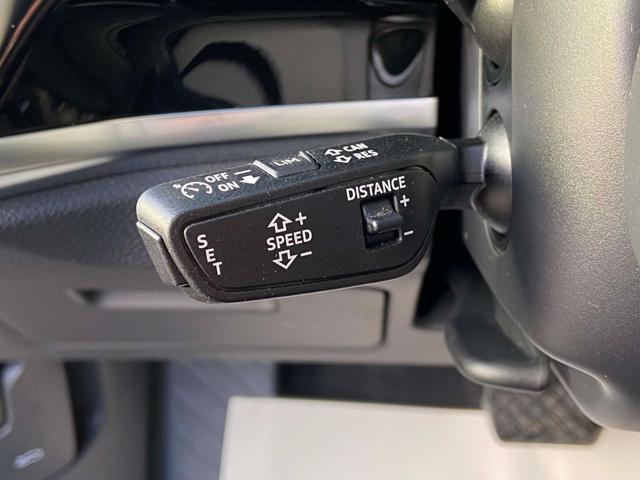 AUDI Q3 35 2.0 TDI S tronic Business Advanced COCKPIT