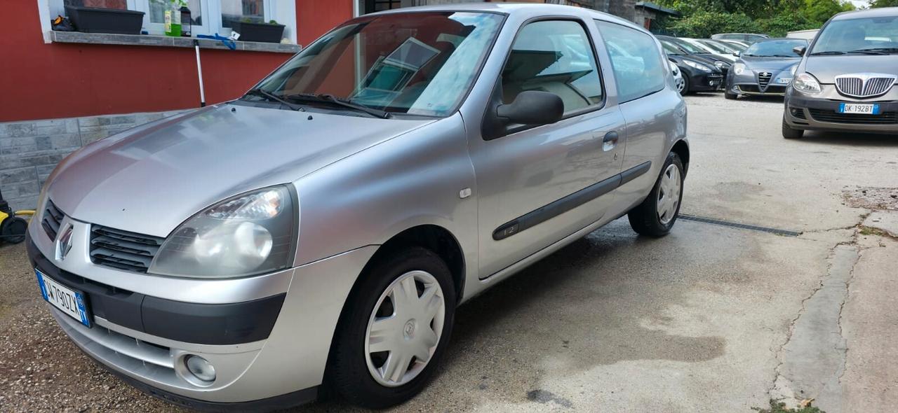 Renault Clio 1.2 cat 3 porte Confort Authentique neop