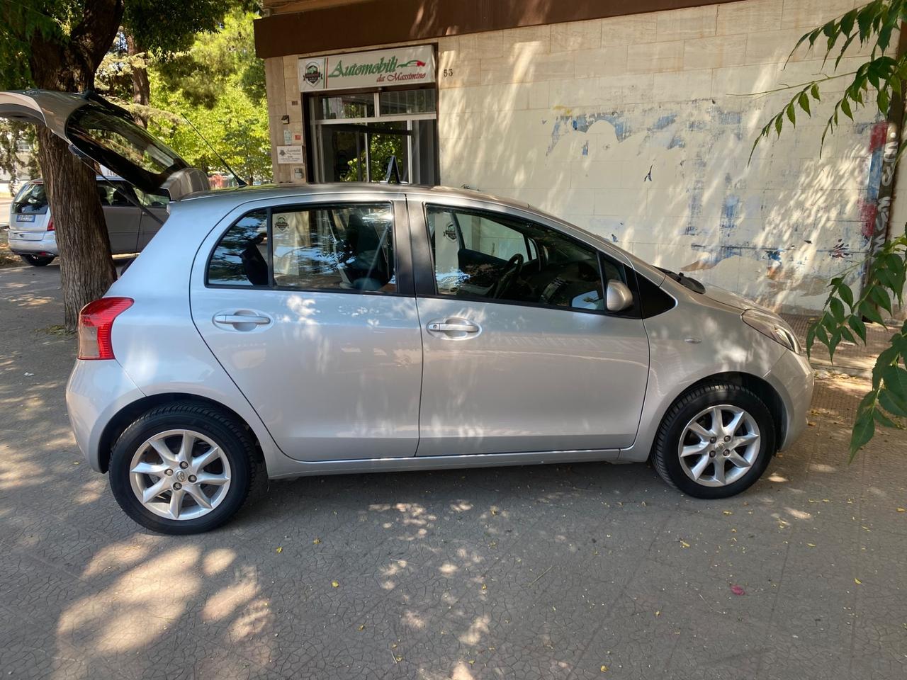 Toyota Yaris 1.0 5 porte