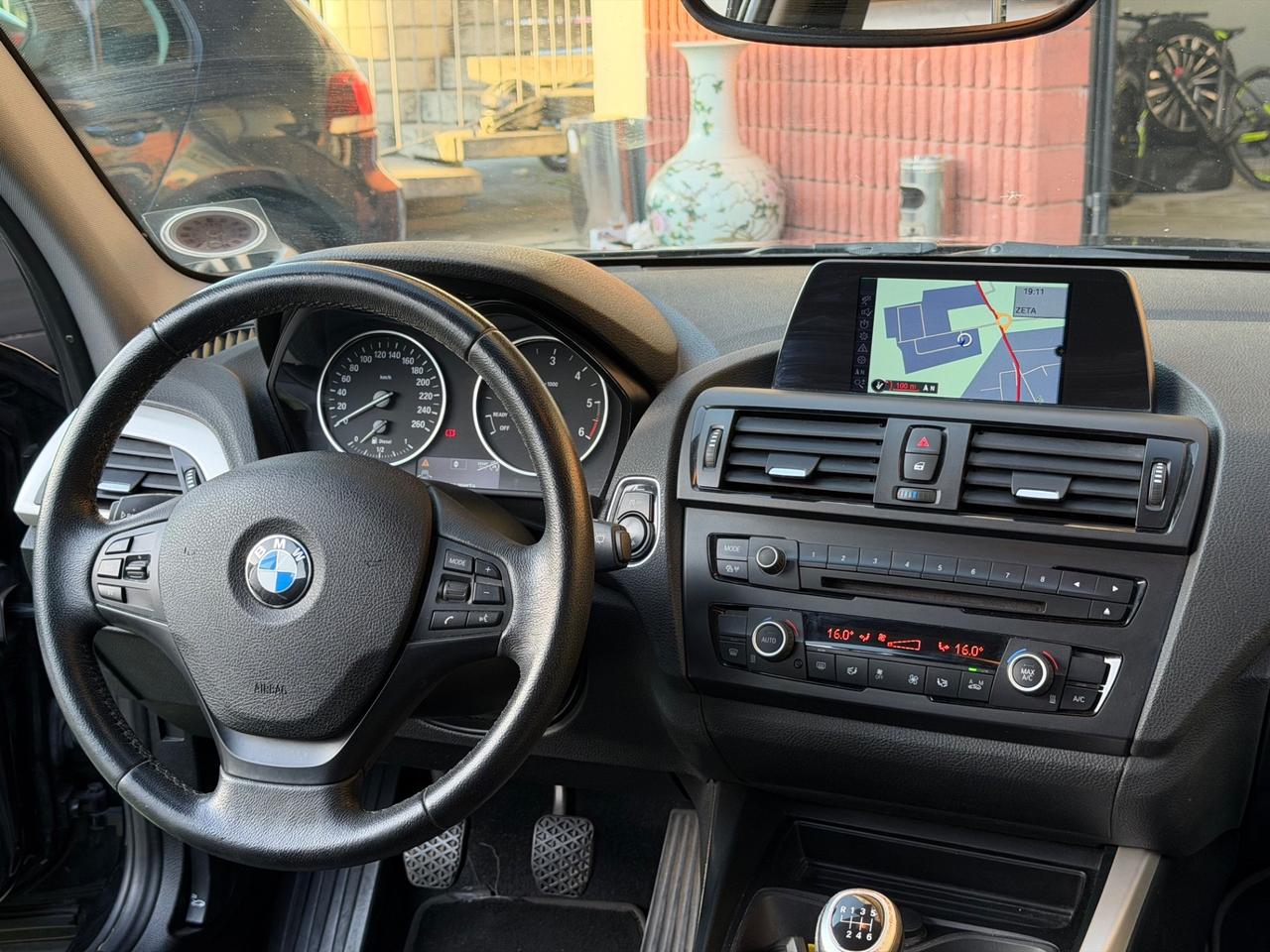 Bmw 116 116d 5p. Urban