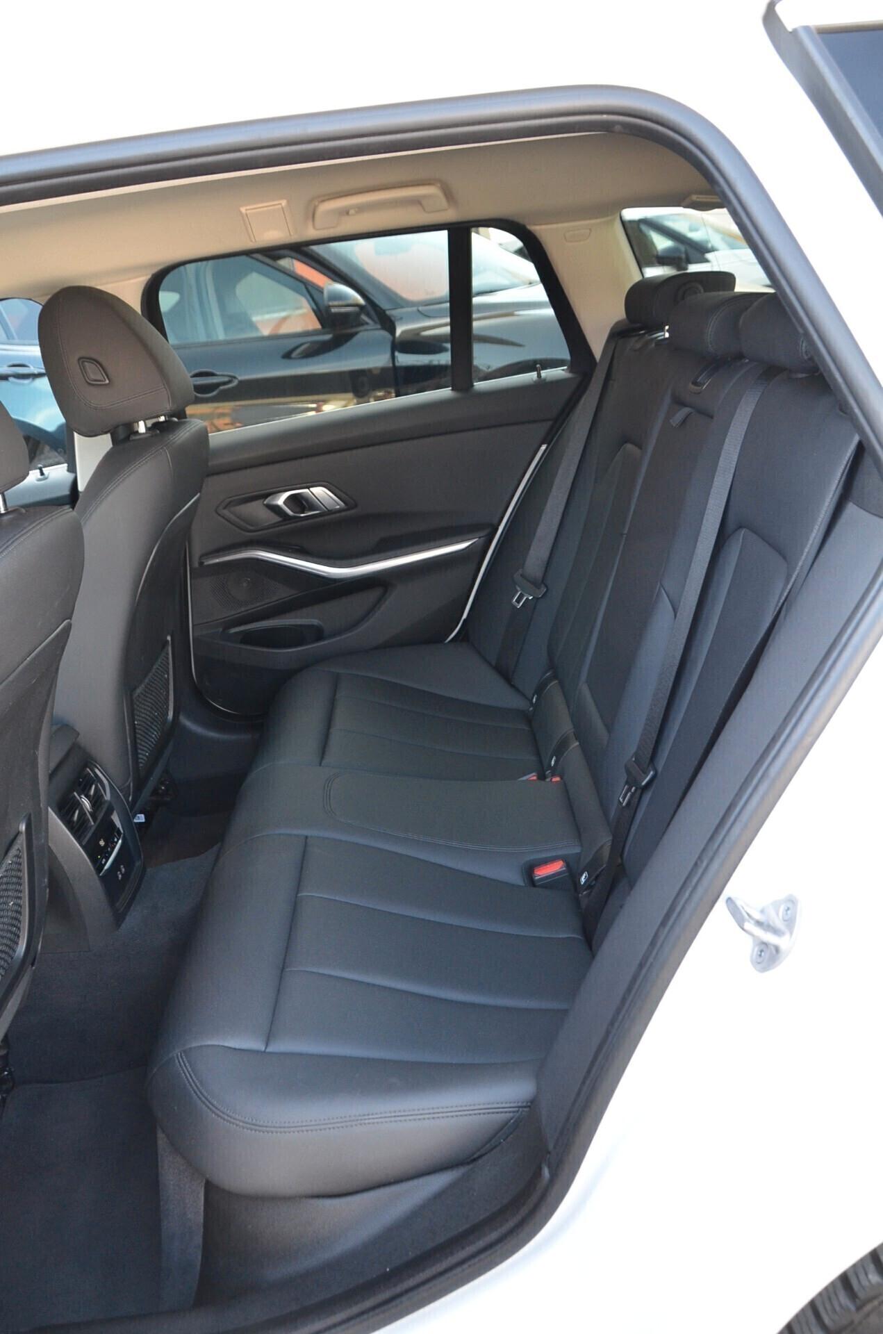 Bmw 318d 48V Touring Business Advantage